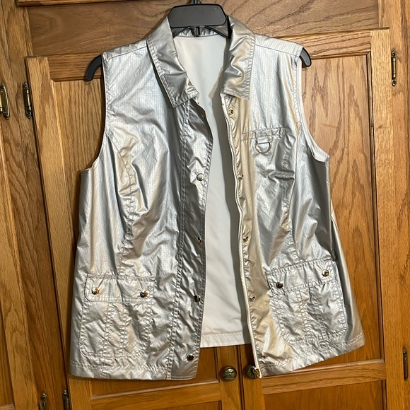 Silver metallic or white - Reversible Vest - Picture 2 of 6